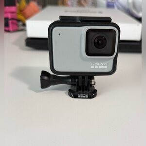 GoPro 7 white